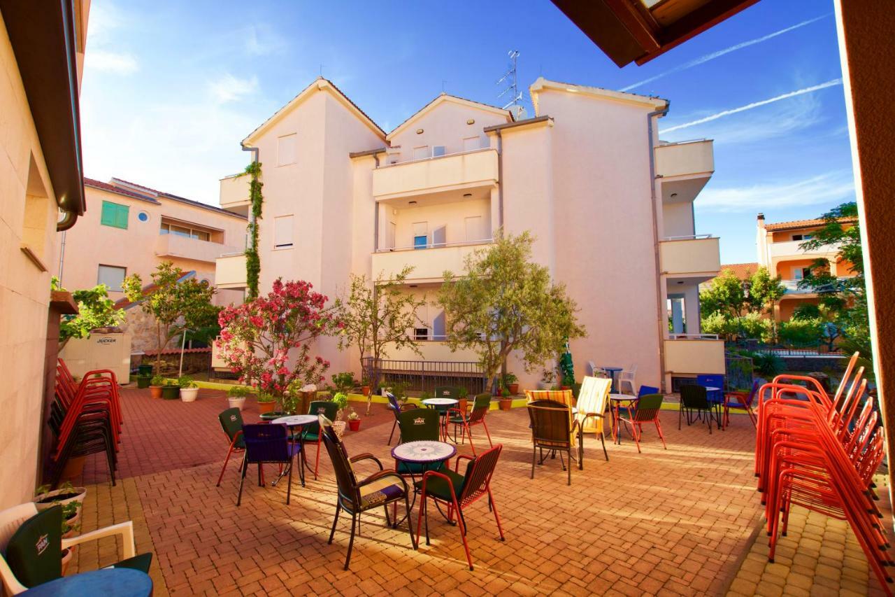 Hotel Pansion HRGA à Vodice Extérieur photo