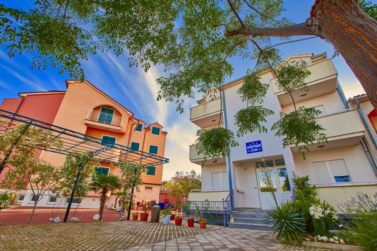Hotel Pansion HRGA à Vodice Extérieur photo