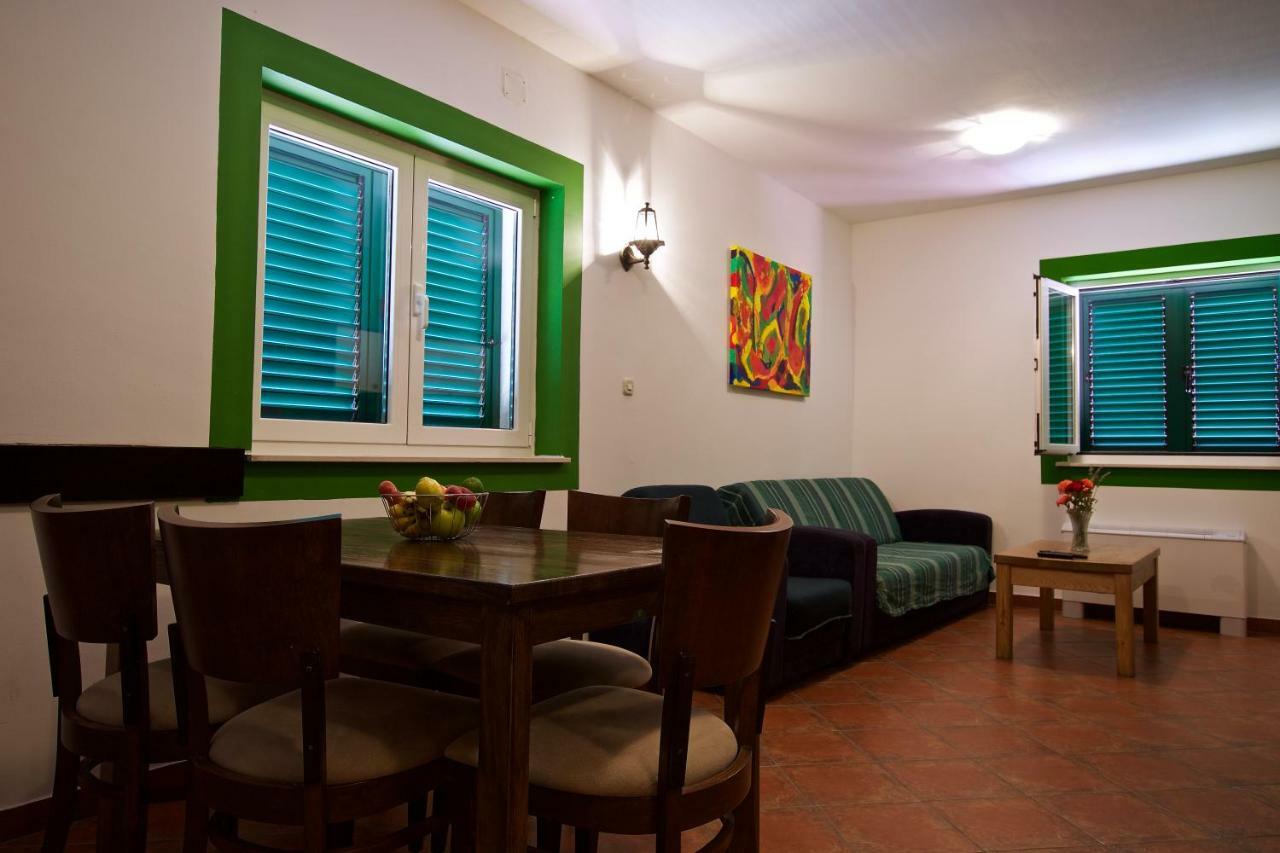 Hotel Pansion HRGA à Vodice Extérieur photo