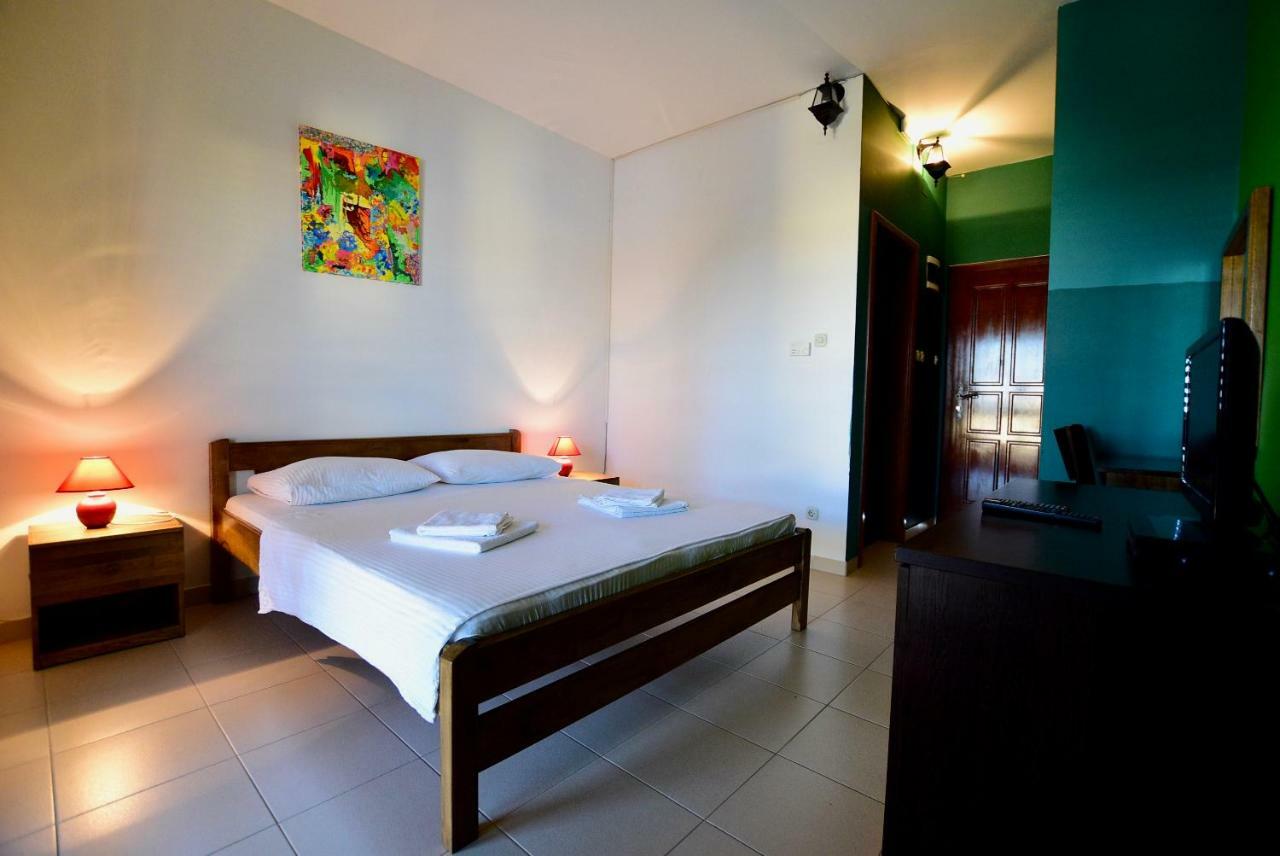 Hotel Pansion HRGA à Vodice Extérieur photo