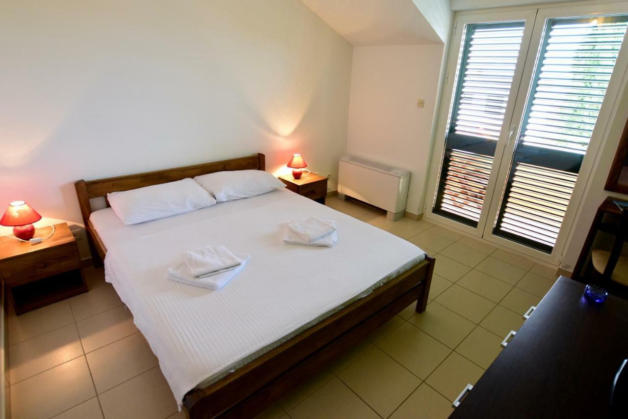 Hotel Pansion HRGA à Vodice Extérieur photo