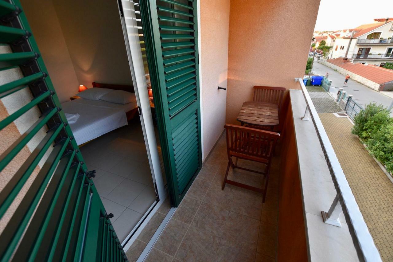 Hotel Pansion HRGA à Vodice Extérieur photo